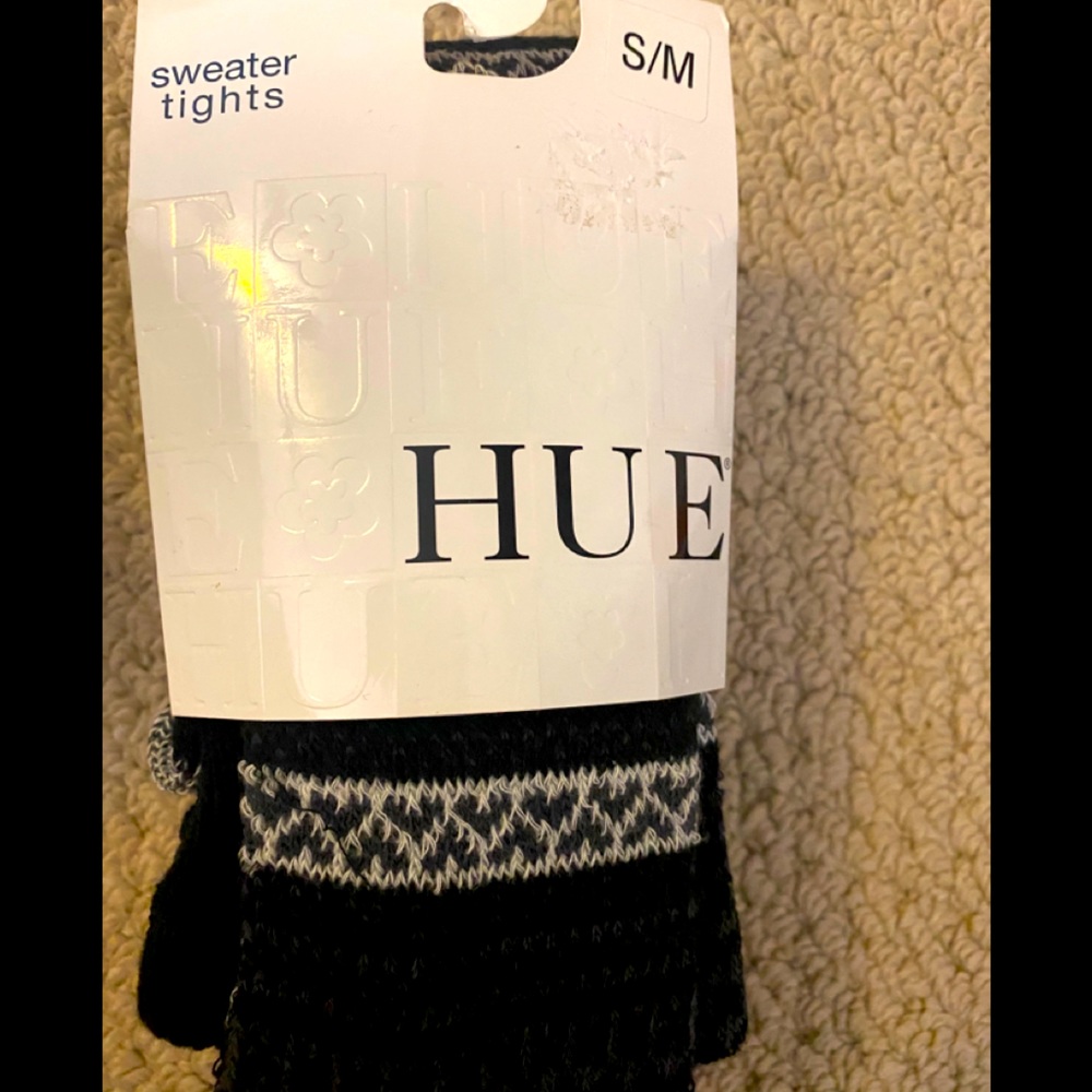 Warm and cozy Hue sweater leggings. Winter wear❤️